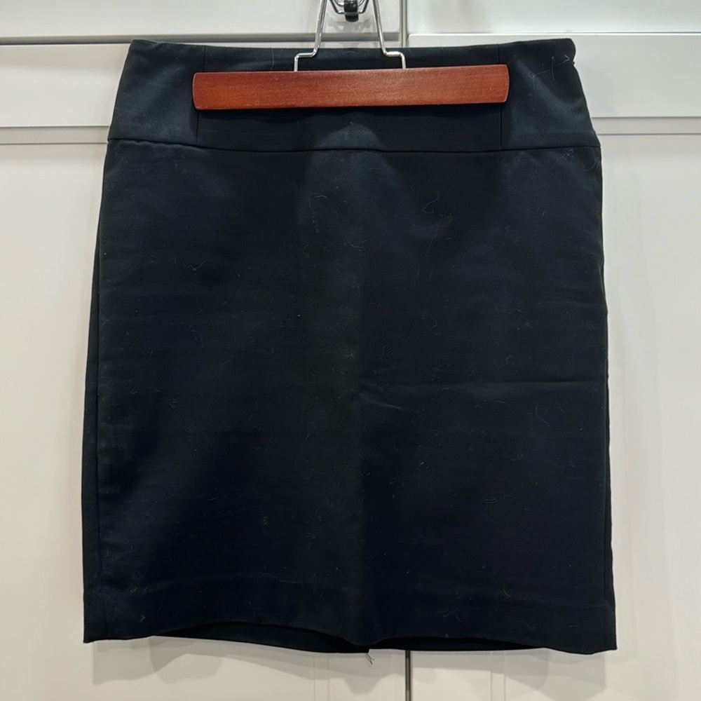 Banana Republic Black Skirt - Size 4